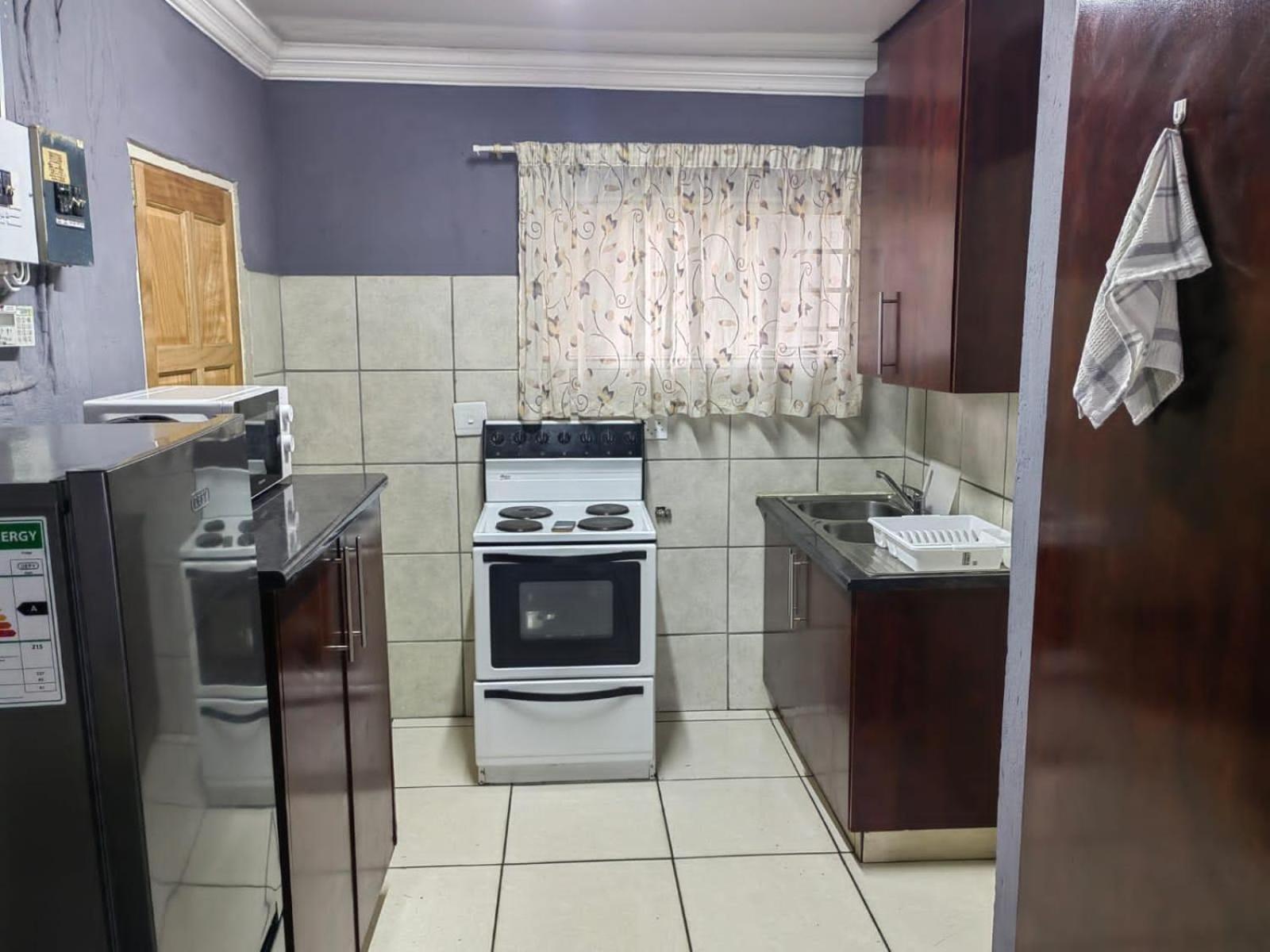 Sibahlenomhlambi Guesthouse Springs  Kamer foto