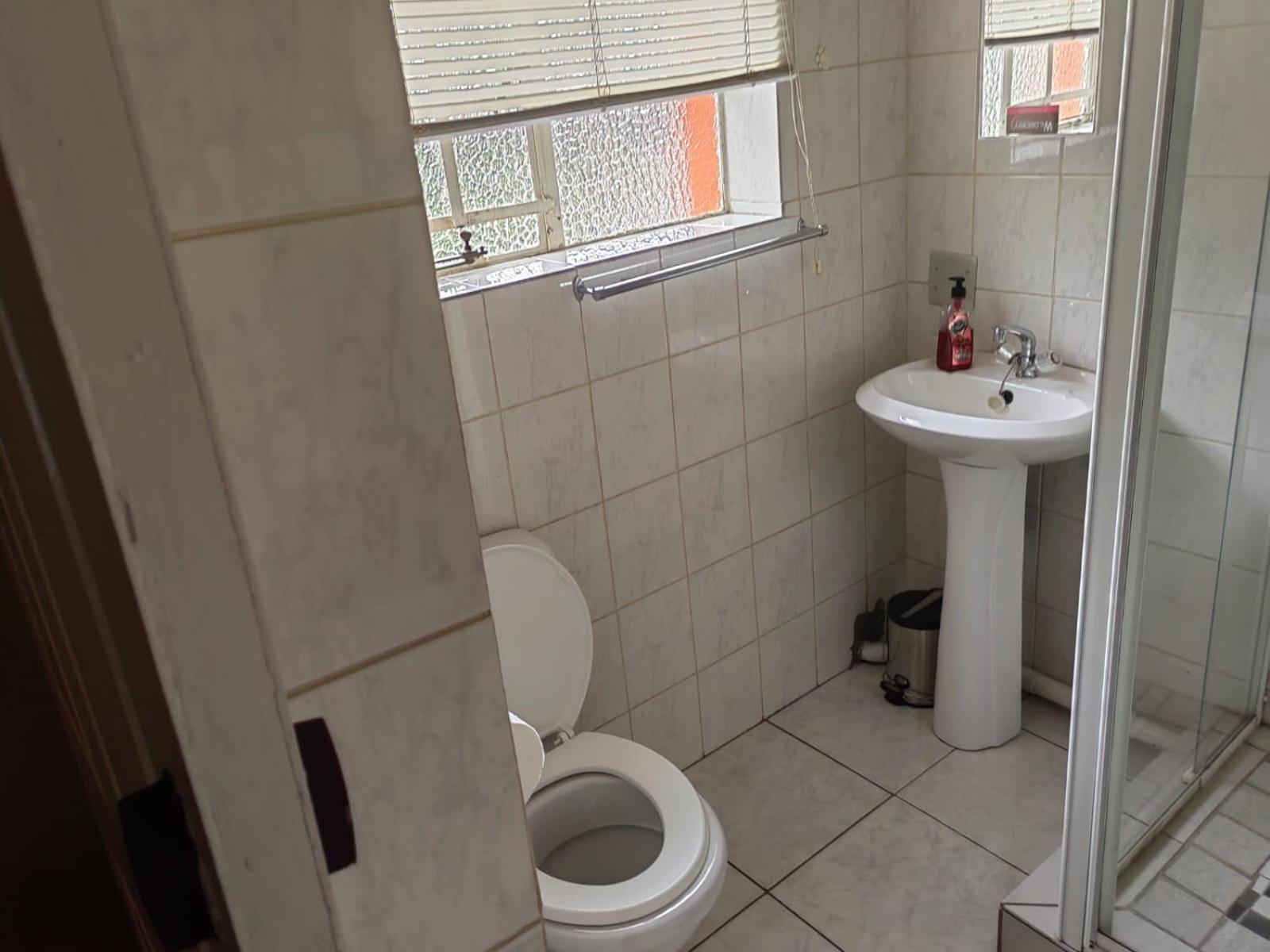 Sibahlenomhlambi Guesthouse Springs  Kamer foto