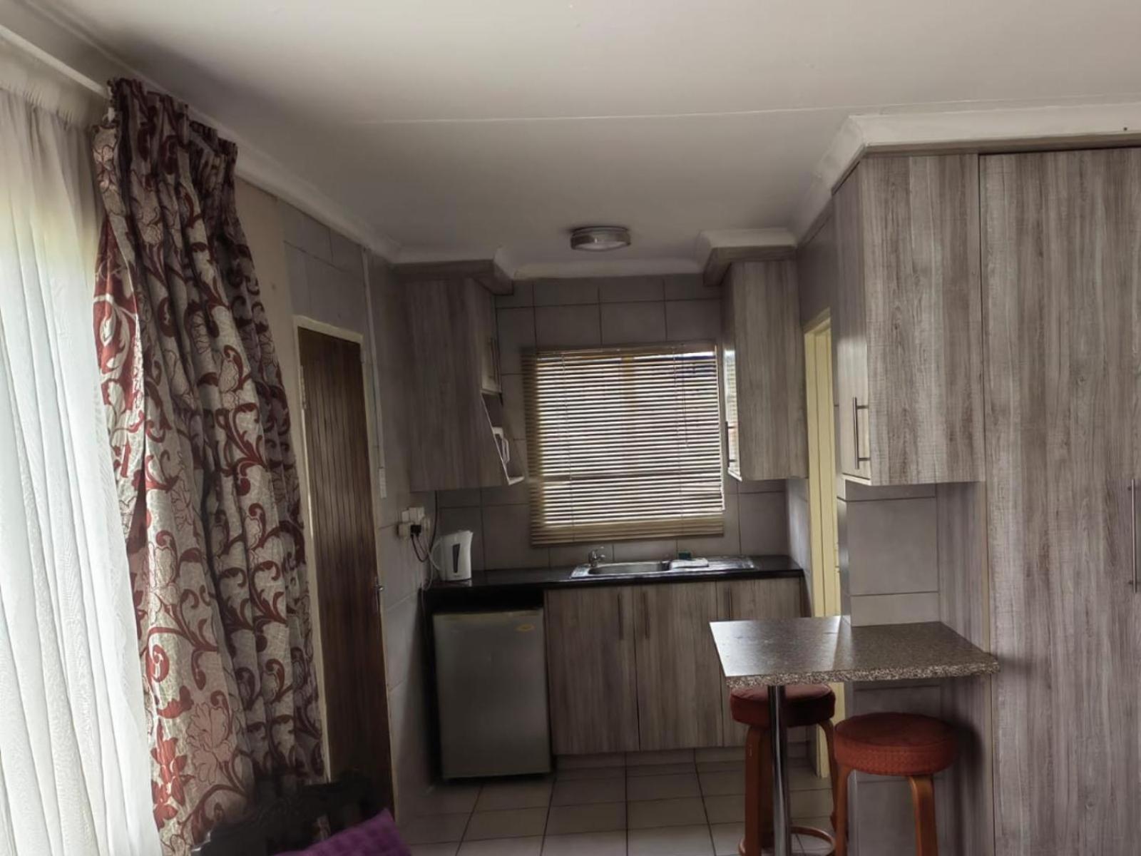Sibahlenomhlambi Guesthouse Springs  Kamer foto