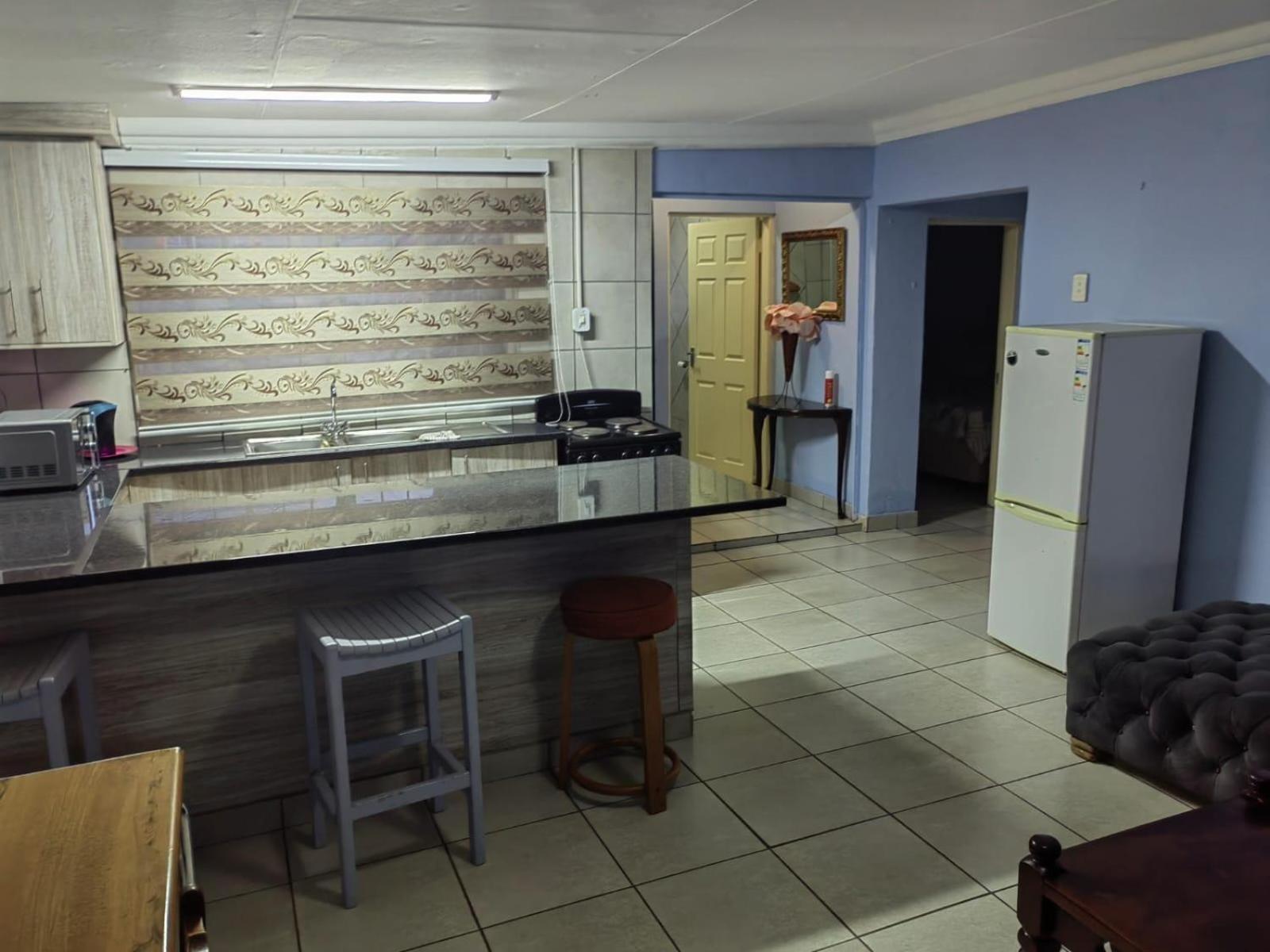 Sibahlenomhlambi Guesthouse Springs  Kamer foto